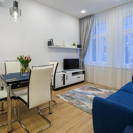 Moder Chic Apartment In Center-Prime Rentals 考纳斯 外观 照片