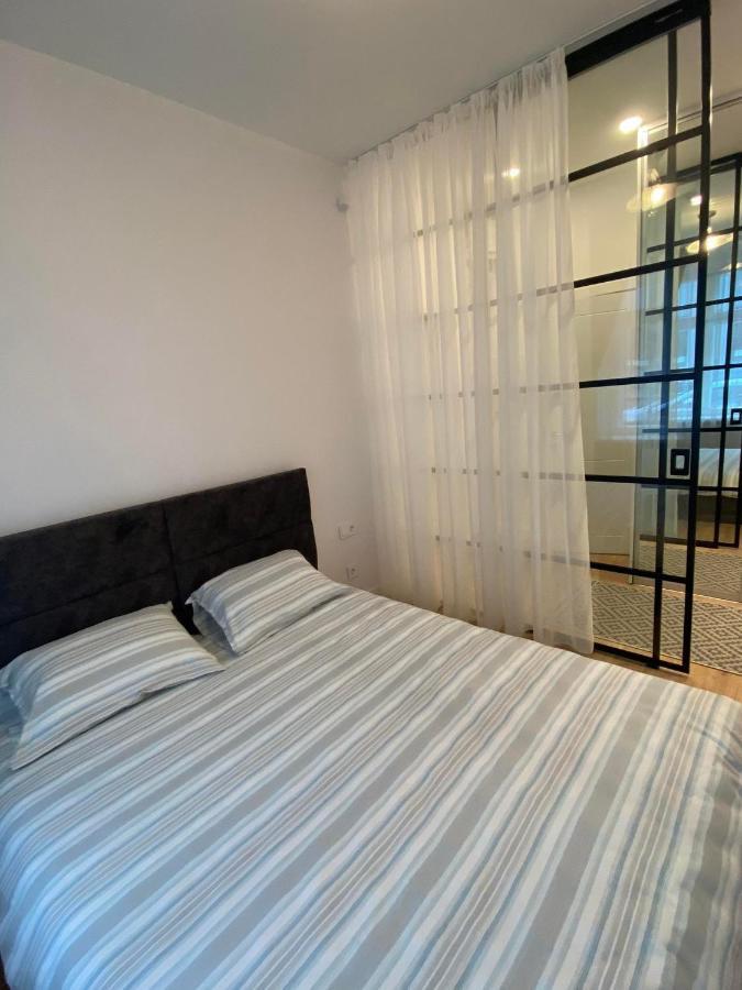 Moder Chic Apartment In Center-Prime Rentals 考纳斯 外观 照片